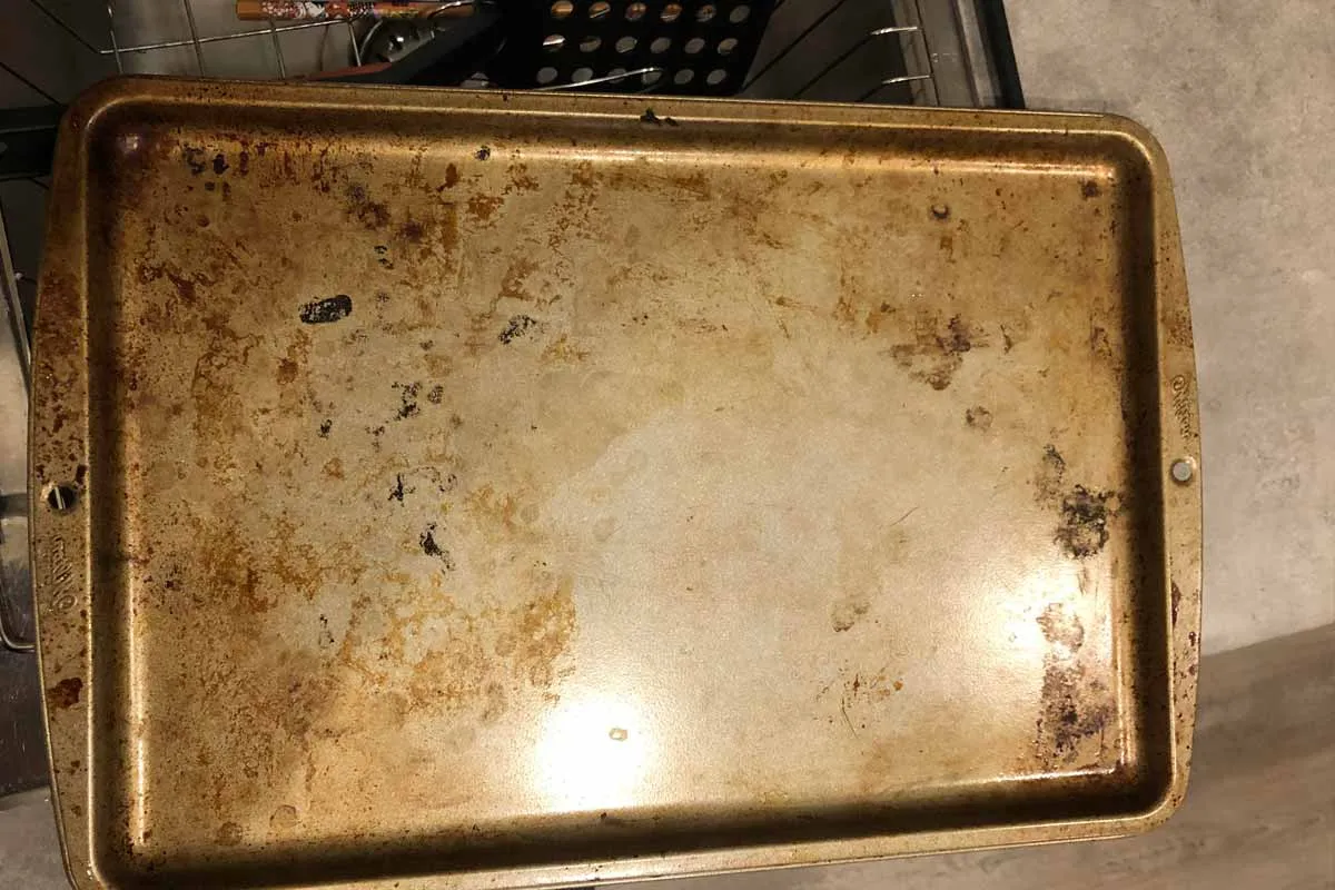 Smarter ways to clean baking sheets
